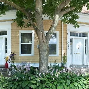 Apartment Downtown One Bedroom/historic Bauer Terrace Halifax