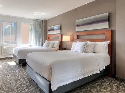 Ac Hotel By Marriott Old Montreal