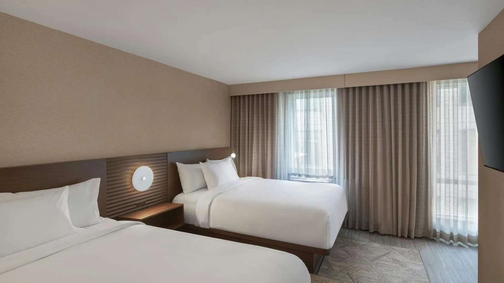 ***  Ac Hotel By Marriott Old Montréal Canadá