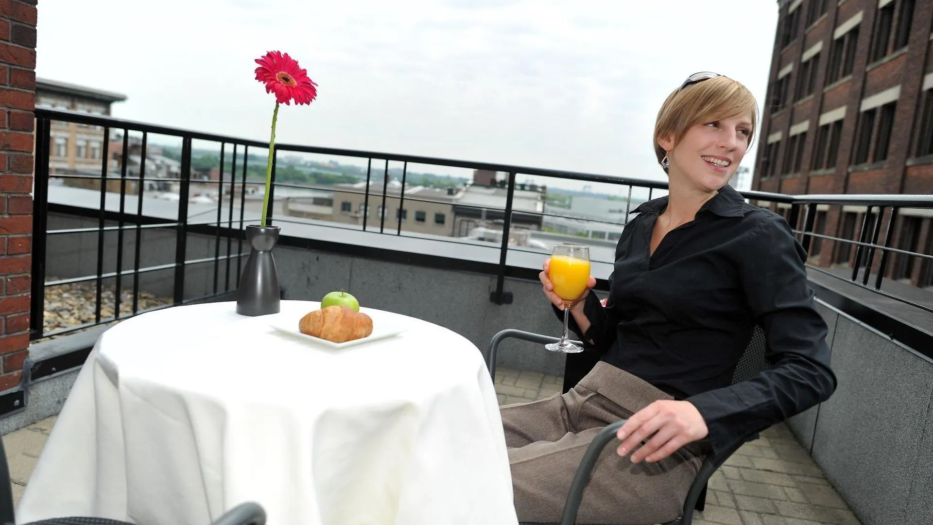 Ac Hotel By Marriott Old Montreal